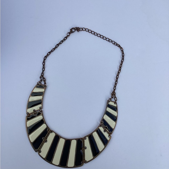 Necklace - Picture 2 of 4